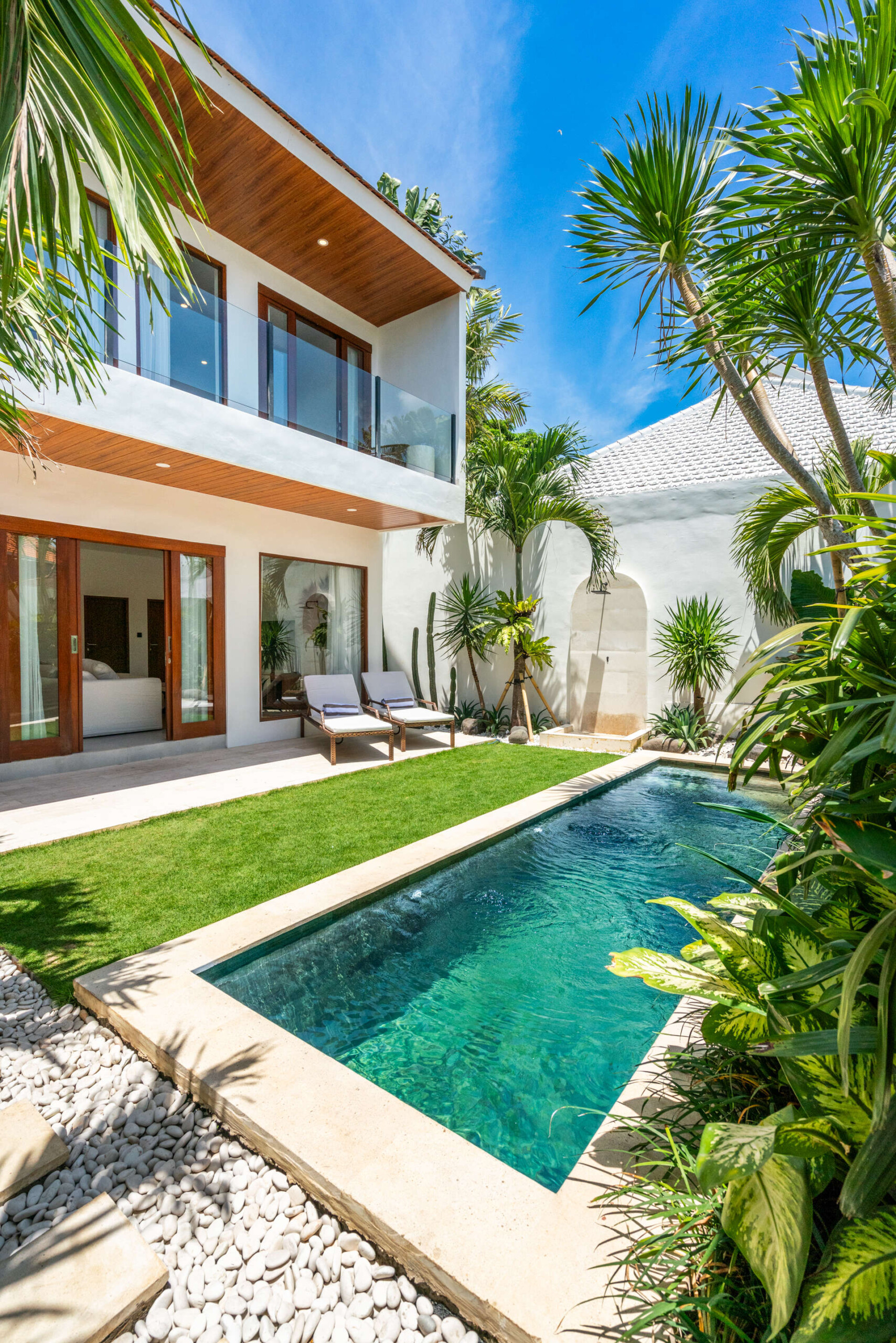 TROPICAL 2 BEDROOM VILLA FOR SALE LEASEHOLD IN PERERENAN BE-758 